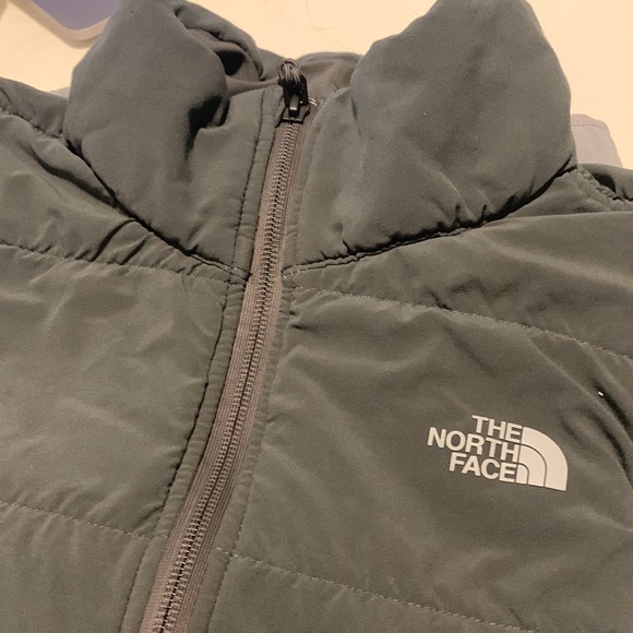 North Face Mountain Lightweight Pullover, Quarter Zip - Picture 6 of 6